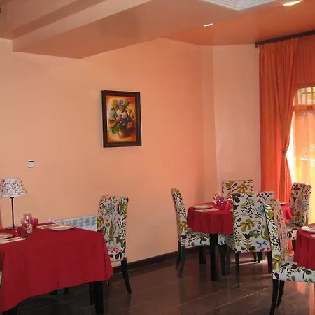 Hotel Family Emaly Green